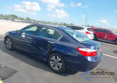 2015 Honda Accord Lx z USA, uszkodzony, nr VIN 1HGCR2F39FA092925
